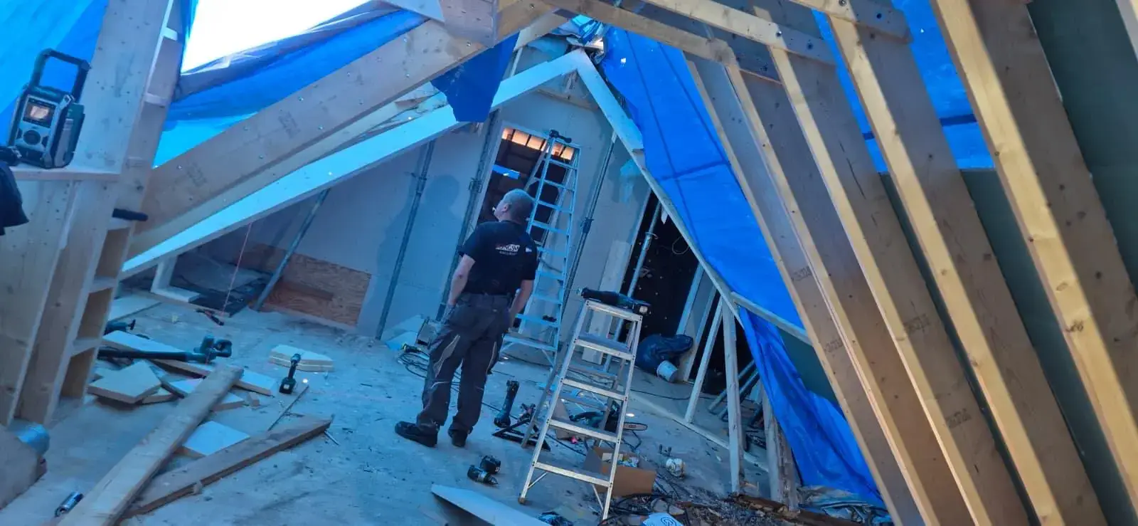 Open kap tijdens een renovatie